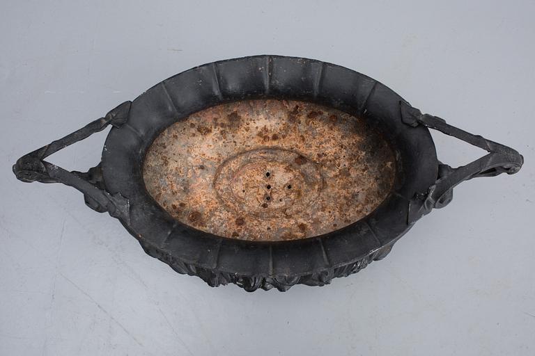 TRÄDGÅRDSURNA/JARDINIERE, gjutmetall, Huseby Bruk.