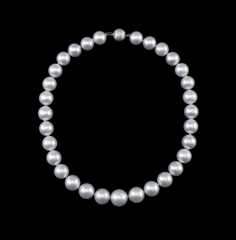 A NECKLACE, south sea  pearls 13 - 16 mm. Clasp with c. 0.08 ct. diamnonds in 14K white gold. Length 45 cm.