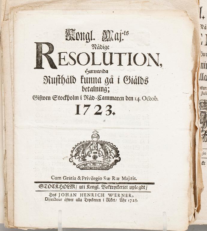BÖCKER 2 st SAMT SMÅSKRIFT OCH KUNGÖRELSER, bla "Afhandling om Hushålningen til siös..." av Arvid Faxe, Karlskrona 1782.