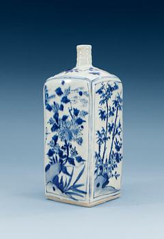 1690. A blue and white bottle, Ming dynasty, Wanli (1573-1613).