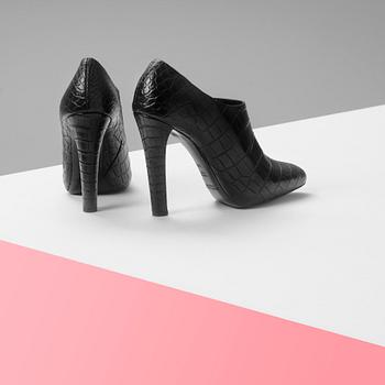 BOOTS, Ralph Laurent.