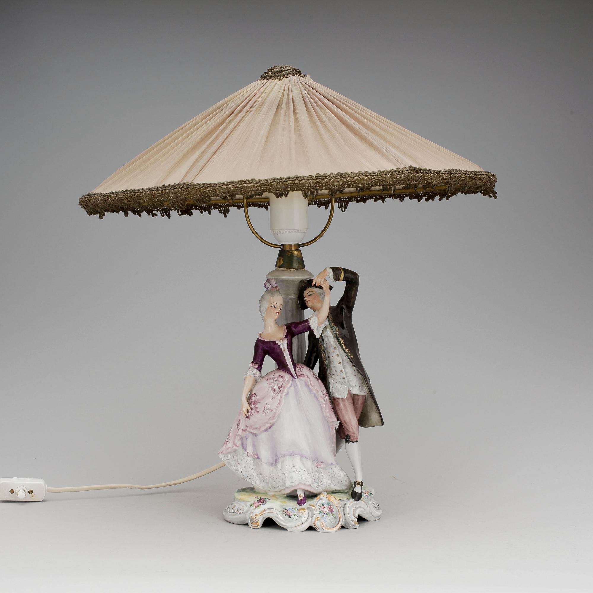 BORDSLAMPA, porslin, 1900-talets mitt.