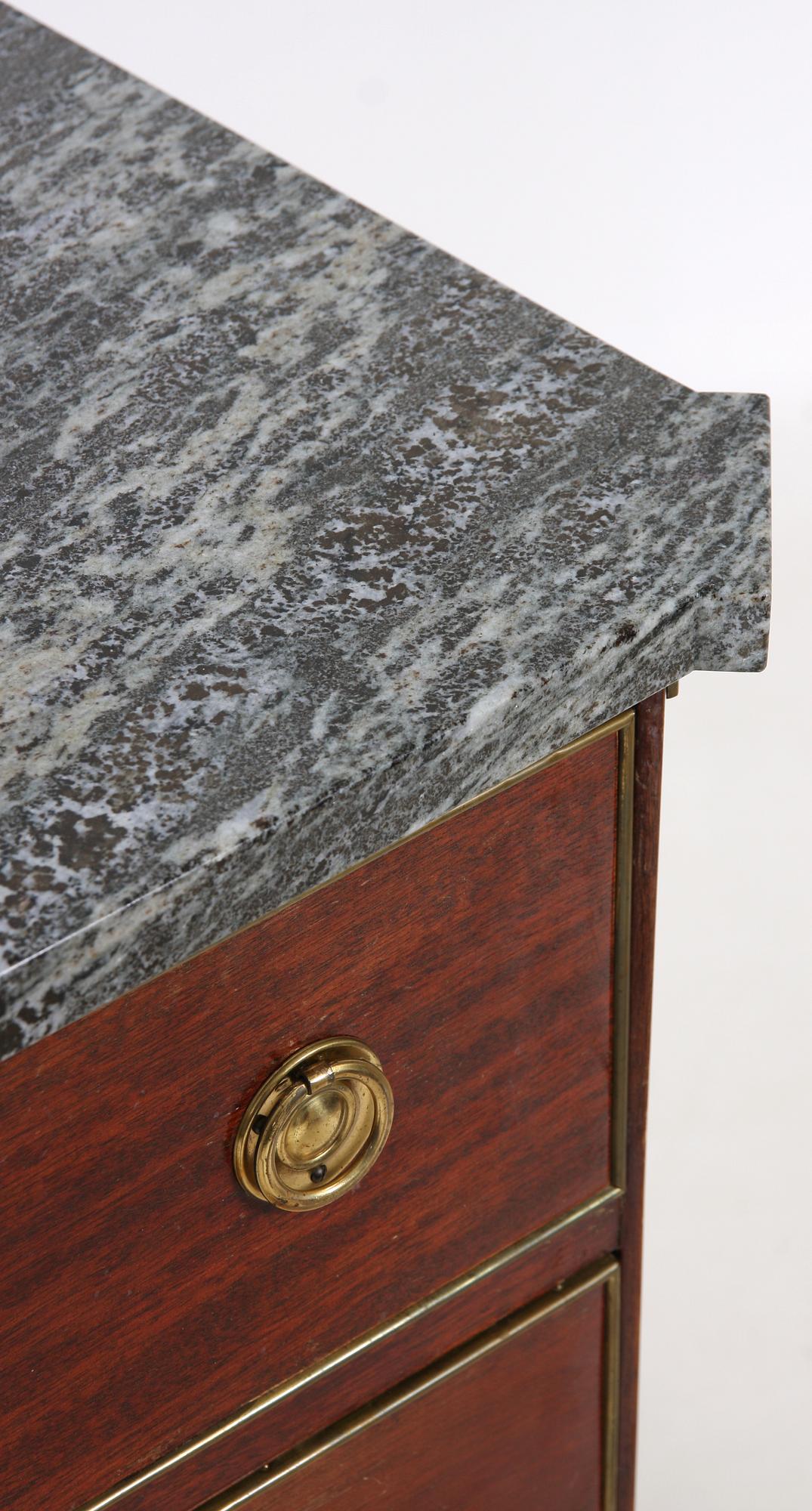 BYRÅ, gustaviansk stil, 1900-tal.