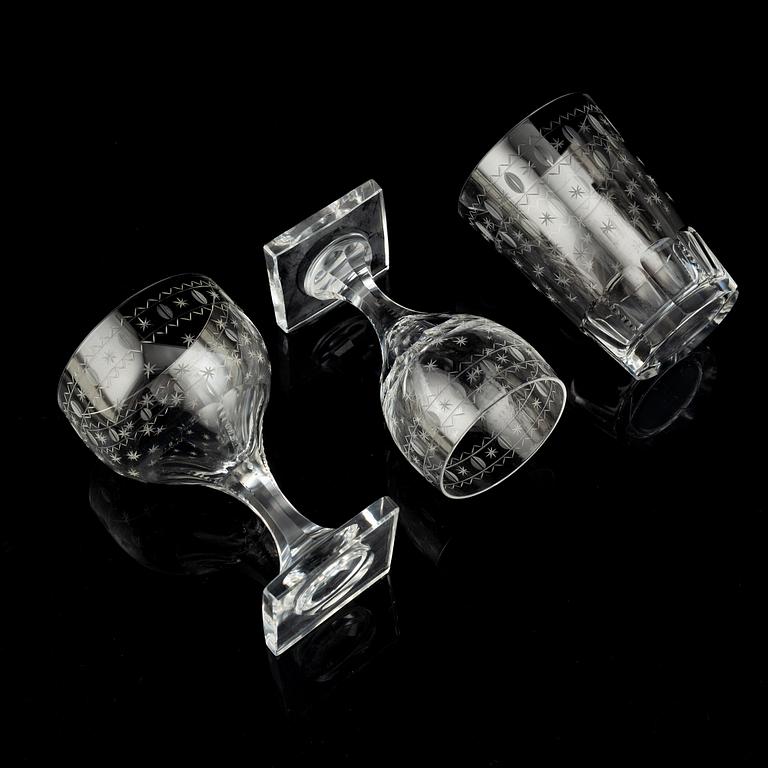 A 58-piece glasservice.