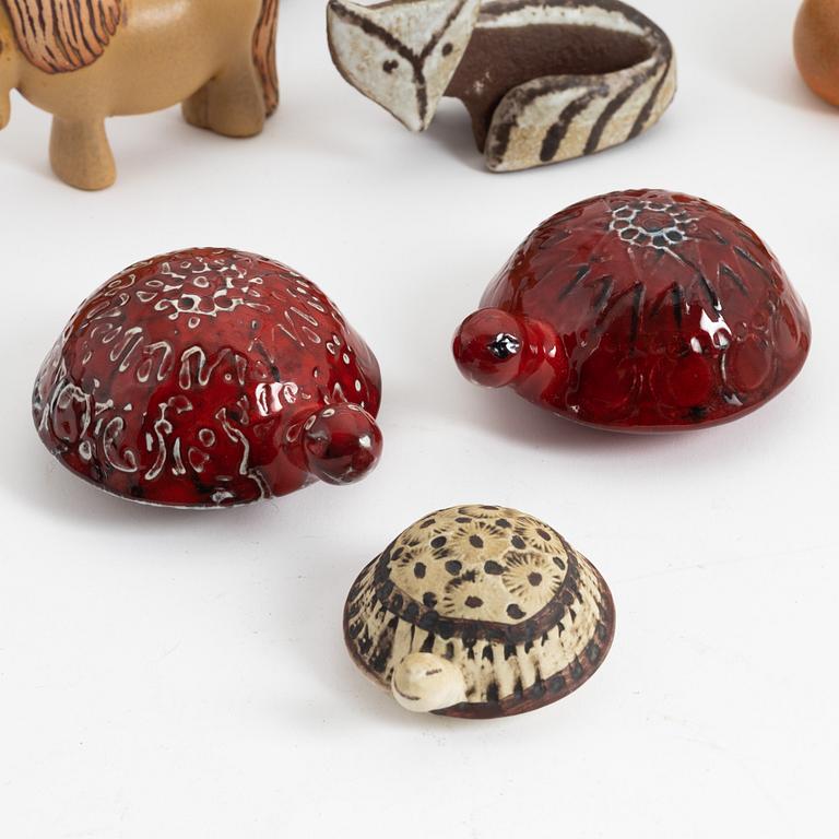 Lisa Larson, a set of 15 stoneware figurines, K-Studion och Gustavsberg.