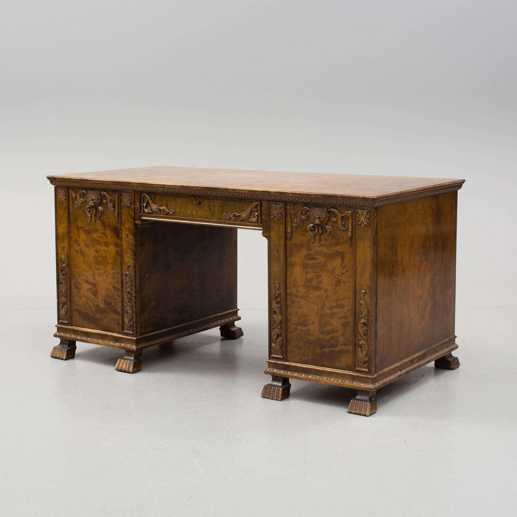 SKRIVBORD, barockstil, 1900-talets andra kvartal.