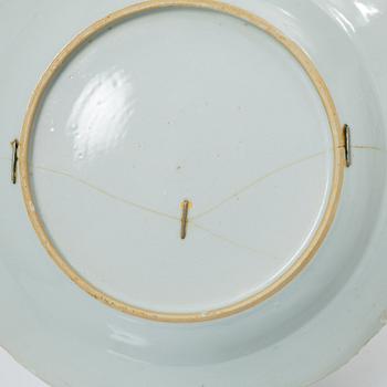 Tallrikar, fem stycken, porslin, Kina, 1700-tal.