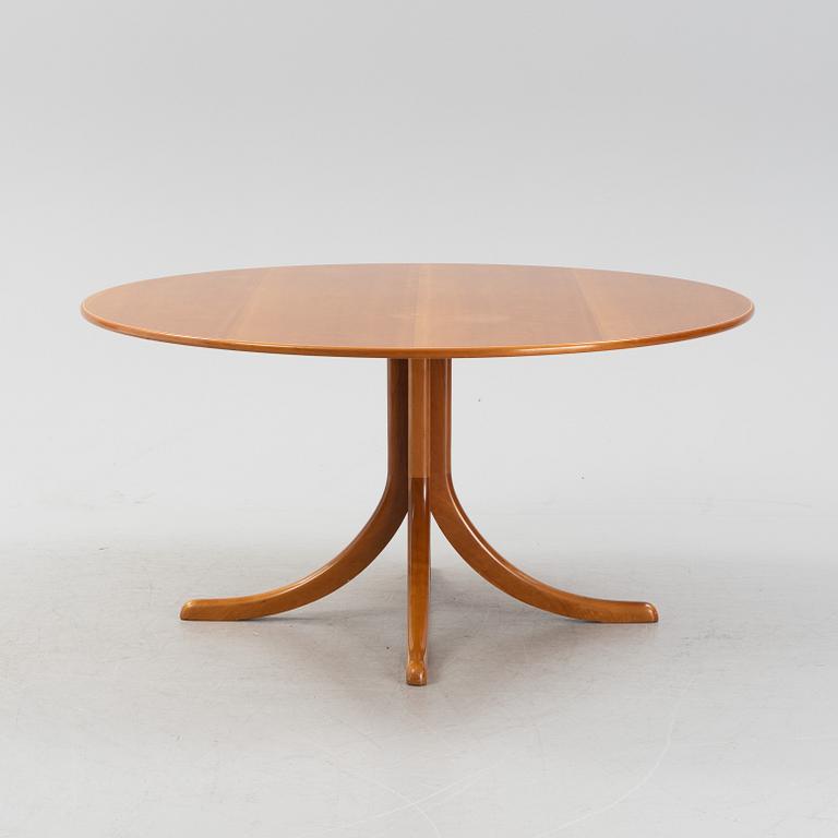 Josef Frank, a model '2010' mahogany dinner table, Firma Svenskt Tenn, after 1985.