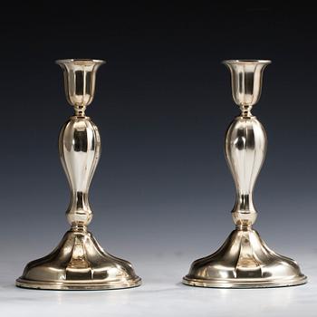 LJUSSTAKAR, ett par, förgyllt silver, svenska kontrollstämplar 1900-talets slut.