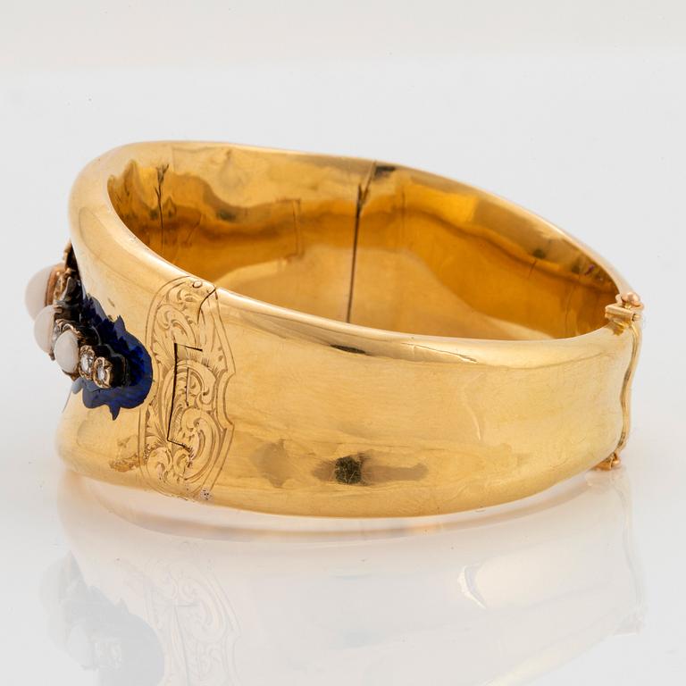 Armband 18K guld med pärlor och rosenslipade diamanter samt emaljdekor, 1800-tal.