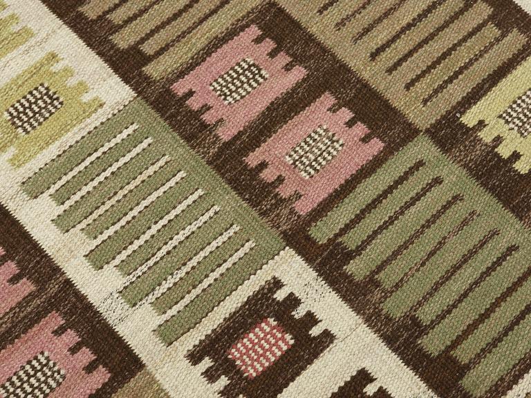 MÄRTA MÅÅS-FJETTERSTRÖM, matta, rölakan, 244 x 182,5 cm, "Nyponblomman", signerad AB MMF.