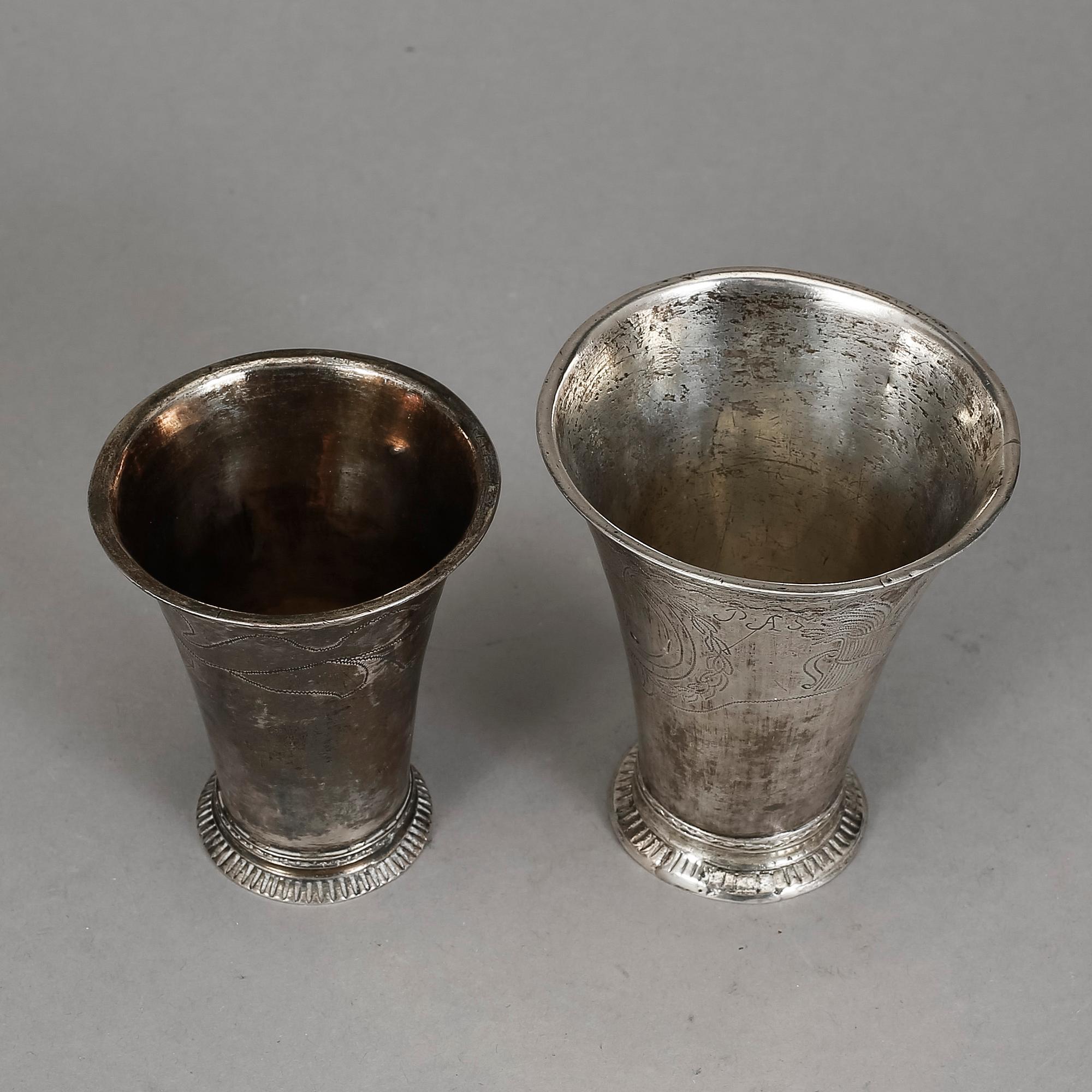 BÄGARE, 2 st, Carl Lemon d ä, sannolikt 1728 resp. Mathias Forswall, 1777, Uppsala. Vikt ca 106 gram.