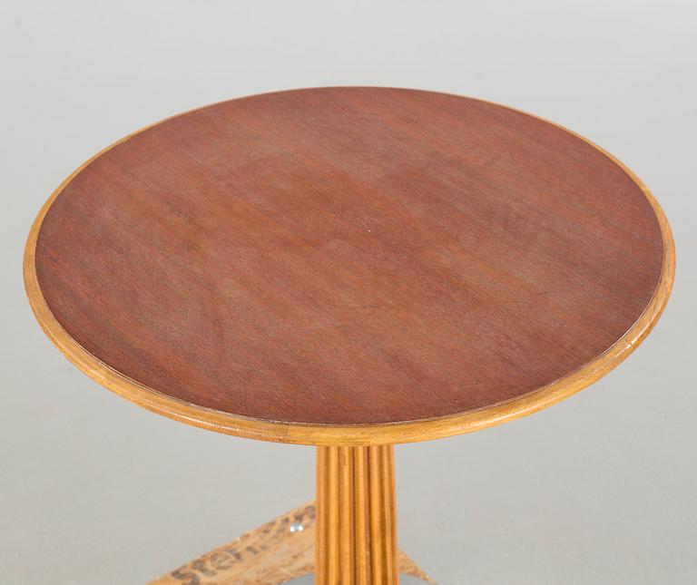 A 1930/40s coffee table.