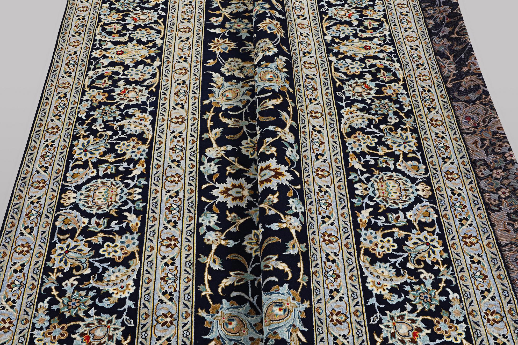 A carpet, Kashan, ca 413 x 312 cm.