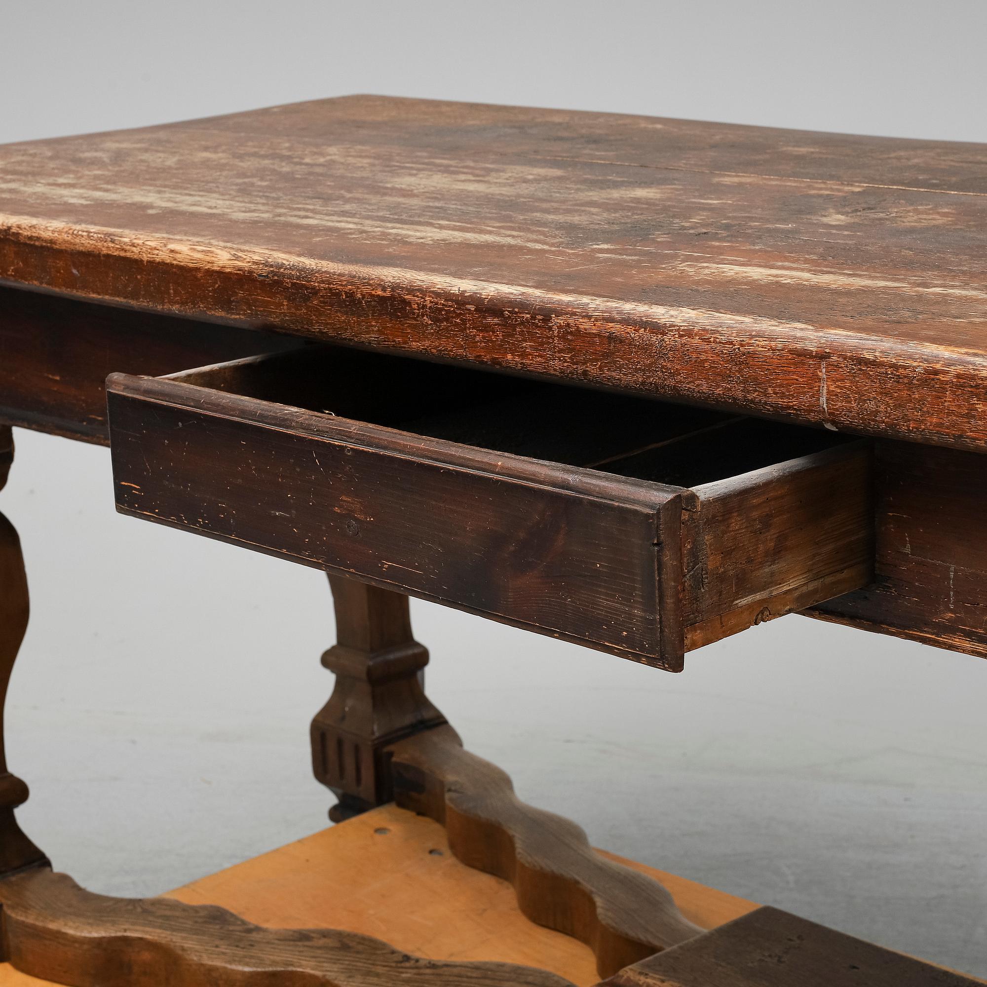 A 19th/20th century table.