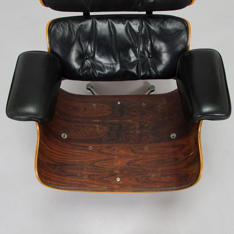 Charles & Ray Eames, 'Lounge chair' and ottoman, licensed by Mobilier International France, 1977.