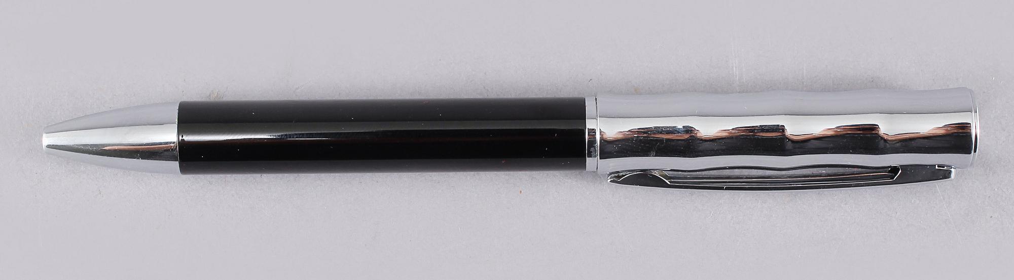 BLÄCKPENNA, Pierre Cardin.