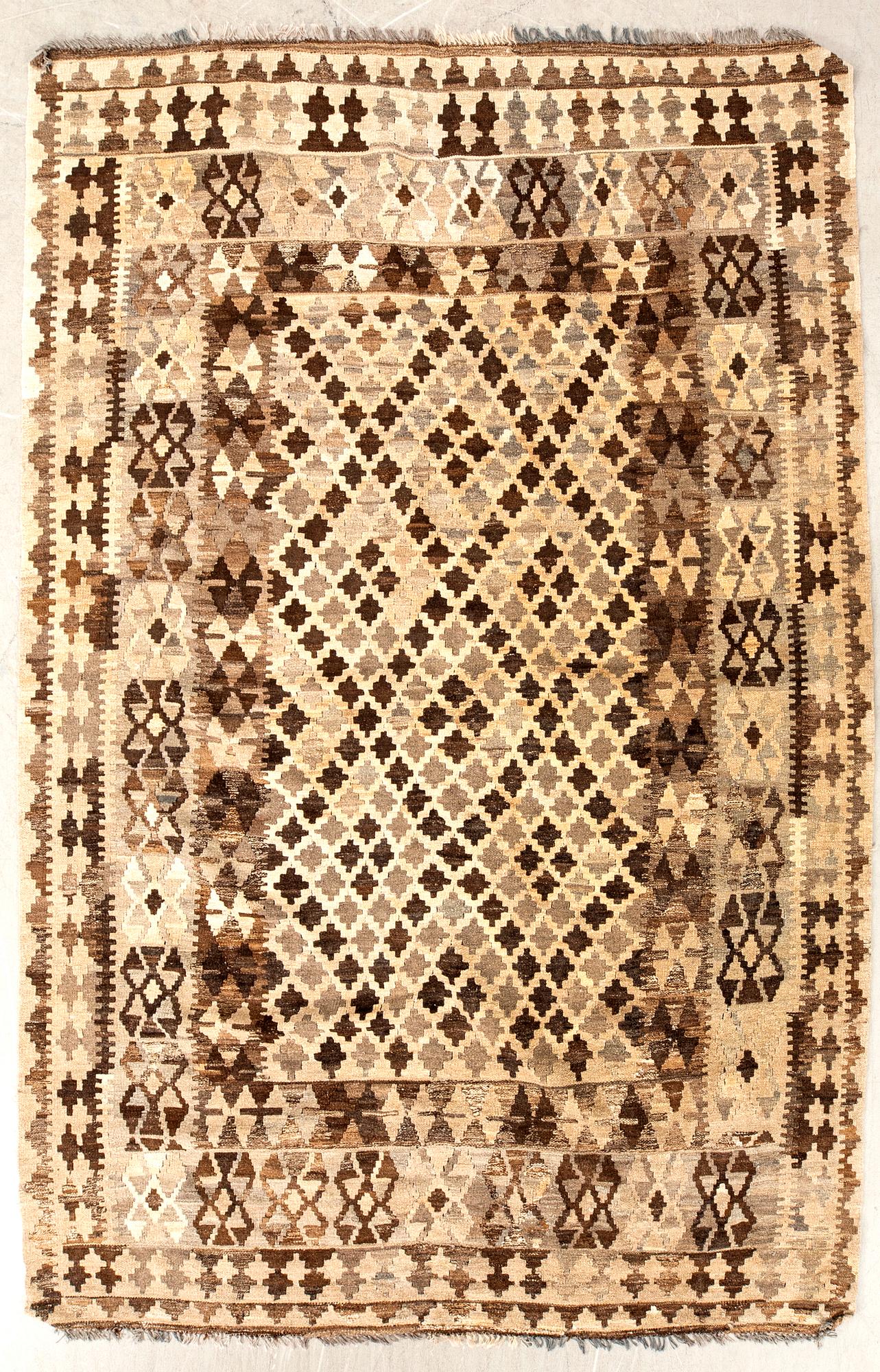 Rug Kelim approximately 287x201 cm.