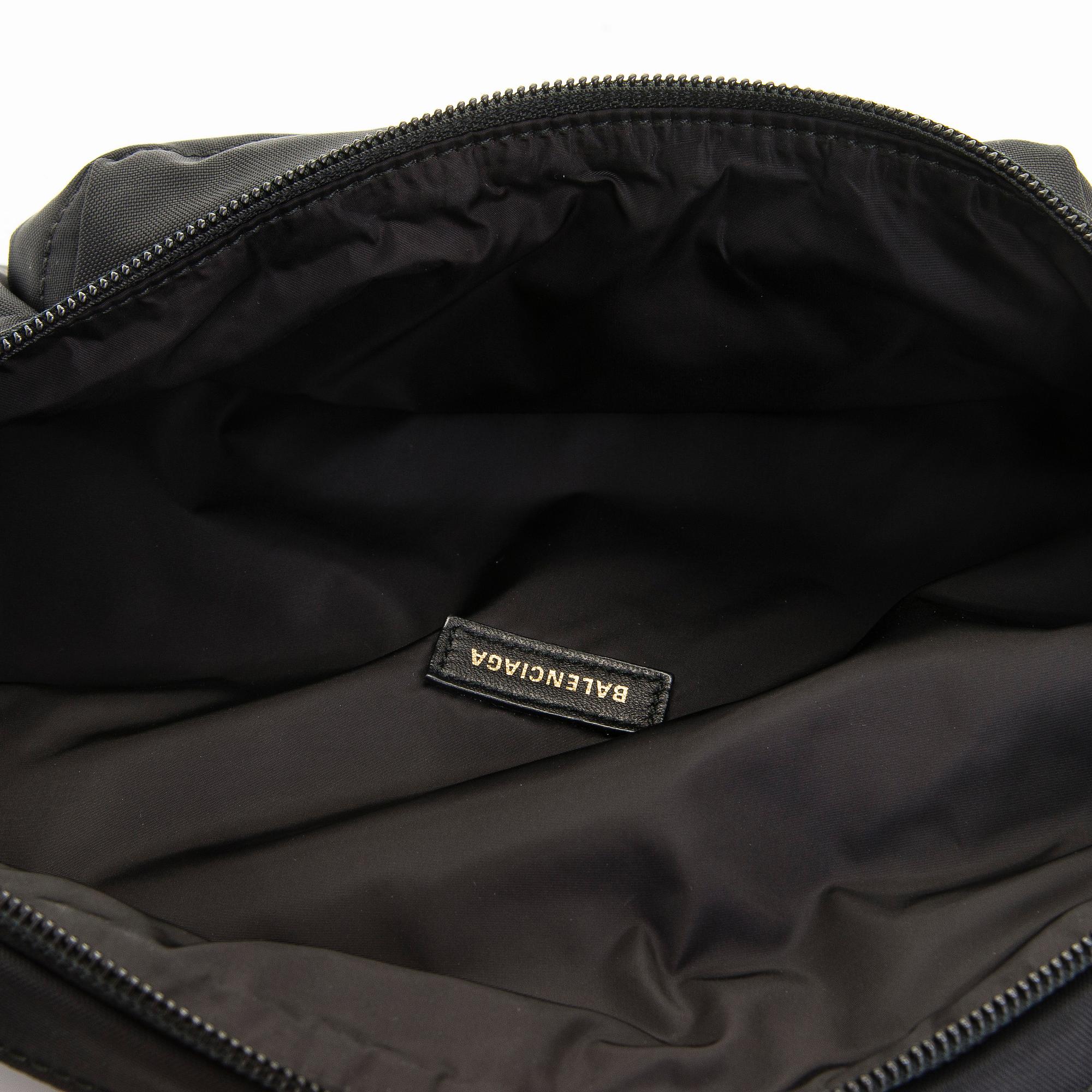 Balenciaga, midjeväska, "Wheel Belt Bag".