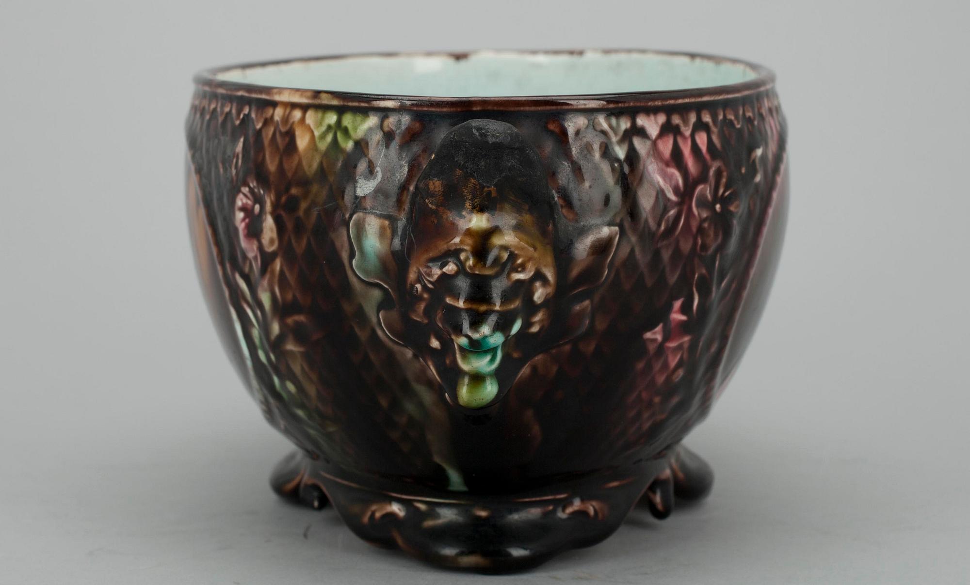 SKÅL, majolika, Arabia, 1800-talets slut.