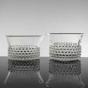 SKÅLAR 3 st och assietter 8 st, glas, "Krokus", Saara Hopea och "Kastehelmi", Oiva Toikka, Nuutajärvi och Iittala.