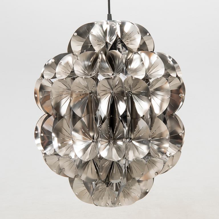 Lisa Hilland, ceiling lamp/table lamp from the Glamrocks 2023 series.