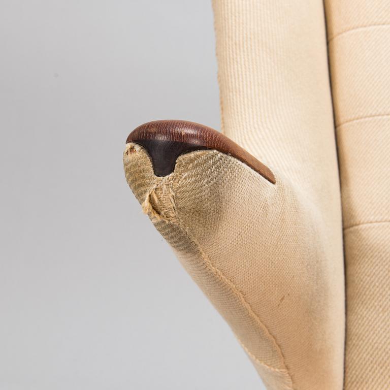 Hans J Wegner, fåtölj, "Bamse / Papa bear", AP-Stolen, Danmark, 1950-60-tal. Modellen formgiven år 1951.