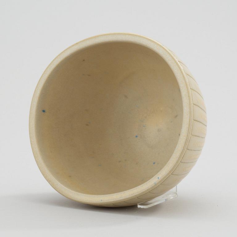 A Wilhelm Kåge stoneware bowl, Gustavsberg Studio 1940.