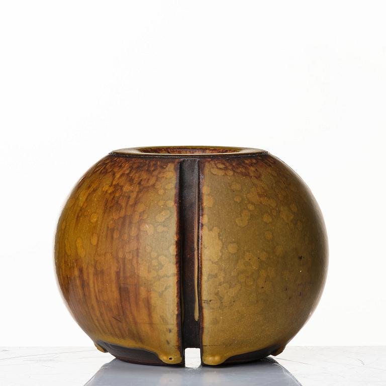 Wilhelm Kåge, a "Farsta" stoneware vase, Gustavsberg Studio probably 1950's.