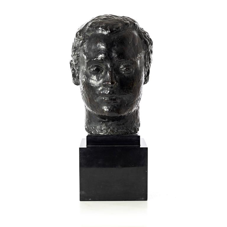 Gudmar Olovson, sculpture. Signed. Numbered. Foundry mark. Bronze, total height 53 cm, length 27 cm.