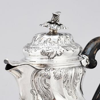 Johan Grönwall, kaffekanna, silver, Vänersborg (verksam 1753-1784). Rokoko.