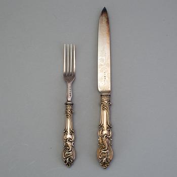 a english EPNS cutlery service with 38 pieces from the late 1800's.
