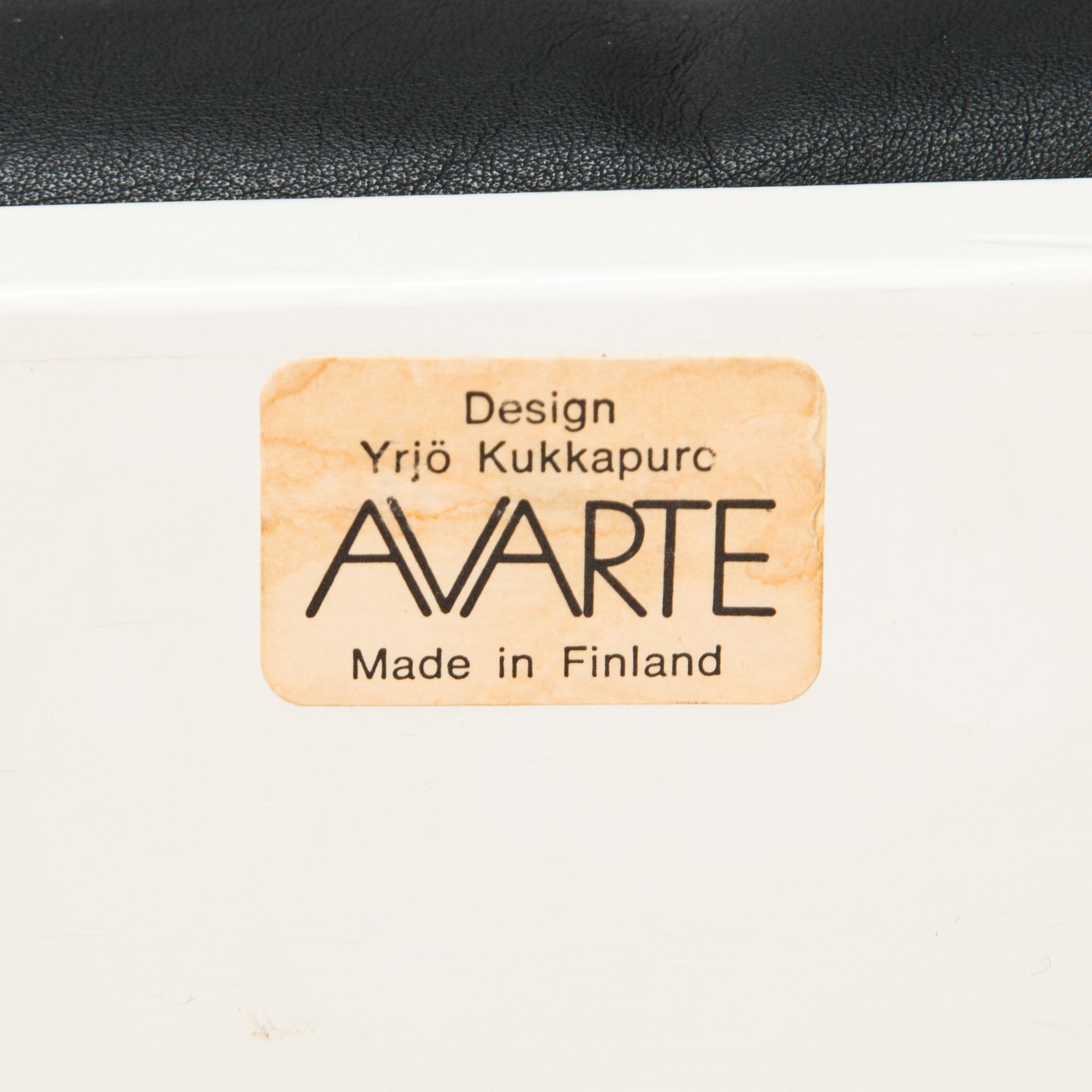 Yrjö Kukkapuro, a 1980's 'Experiment' sofa for Avarte.