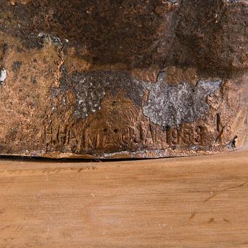 HEIKKI HÄIVÄOJA, pronssia, signeerattu ja päivätty 1958, numeroitu 1/2.