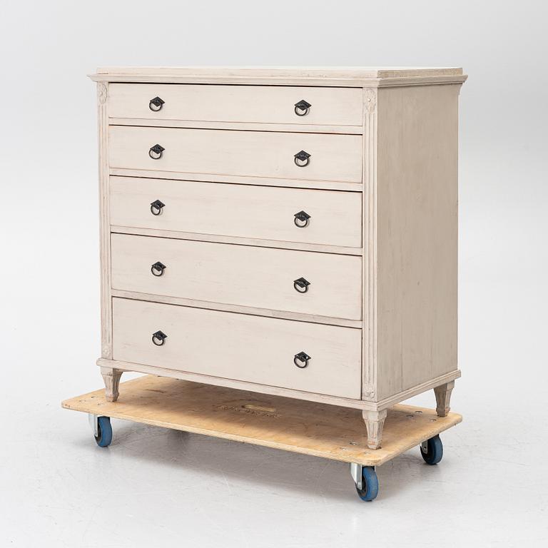 Chest of drawers, 19th century.