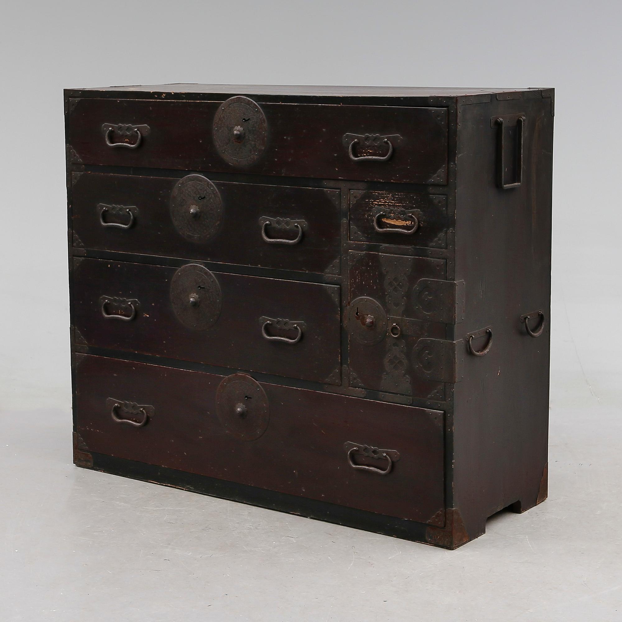 BYRÅ, Japan, 1800-talets andra hälft.