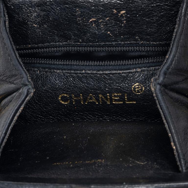 Chanel, A black leather vintage pouch, 1989-1991.