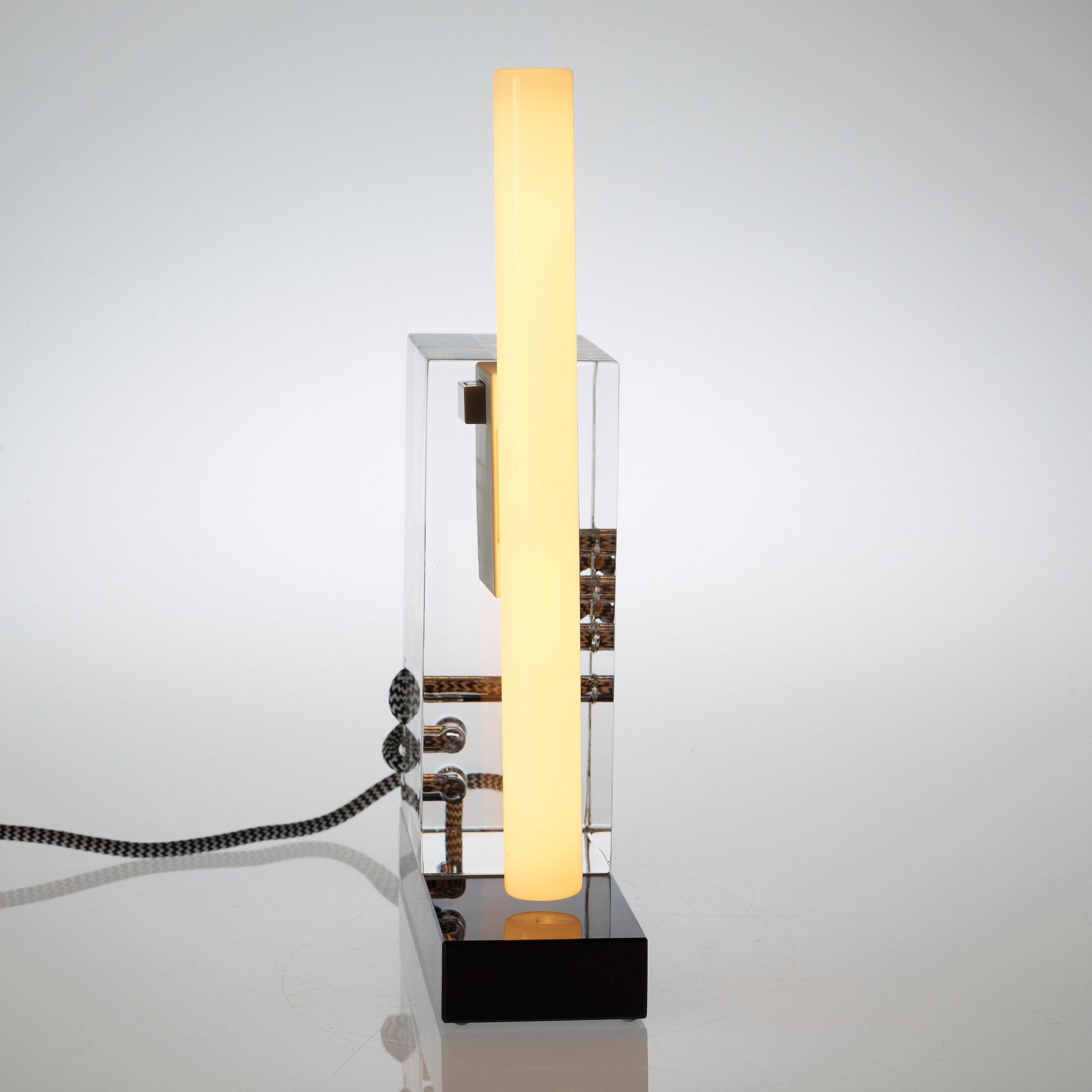 PER B SUNDBERG, bordslampa, Orrefors 2004.