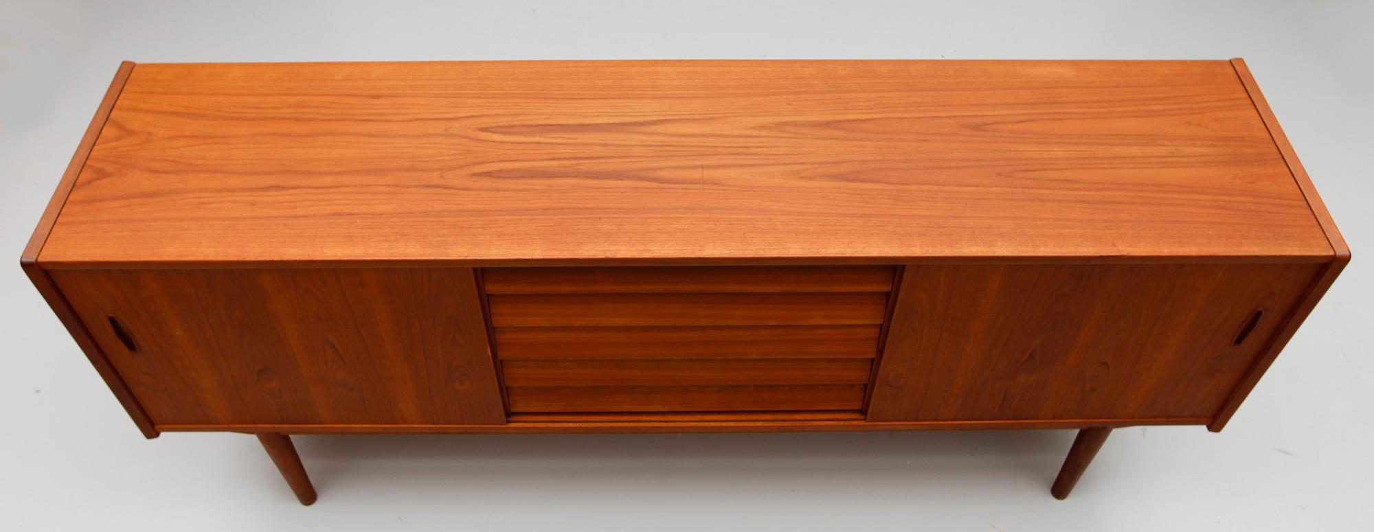 SIDEBOARD, "Trio", Nils Jonsson, Troeds, 1900-talets andra hälft.