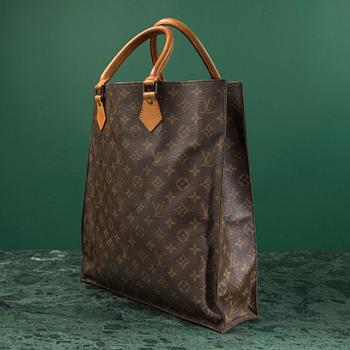 A BAG "Sac Plat" by Louis Vuitton.