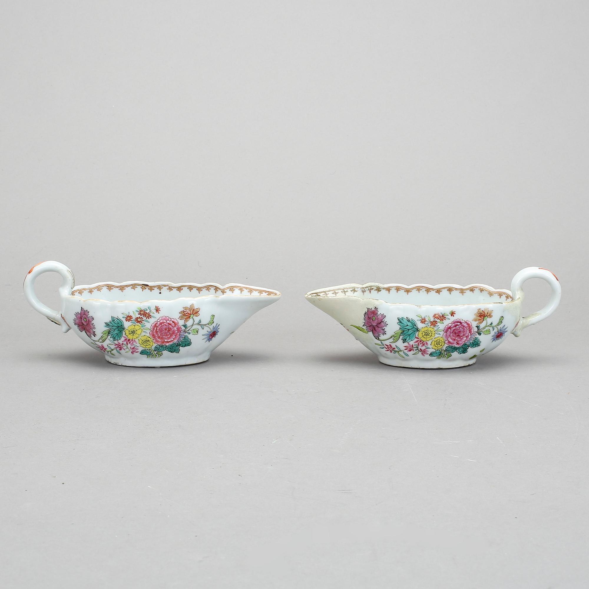 SÅSSNIPOR, ett par. Porslin, Kina, Qing dynastin, Qianlong, 1736-95.