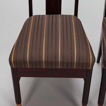Bernhard Häkli, A Finnish Jugend table and six chairs, Vihdin Puuseppäin Huonekaluliike 1911.
