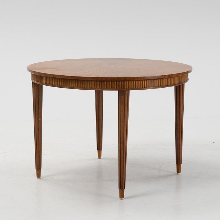 Svante Skogh, a mahogny veneered Swedish Modern coffee table, Förenades Möbler, Linköping, Sweden, 1940-tal.