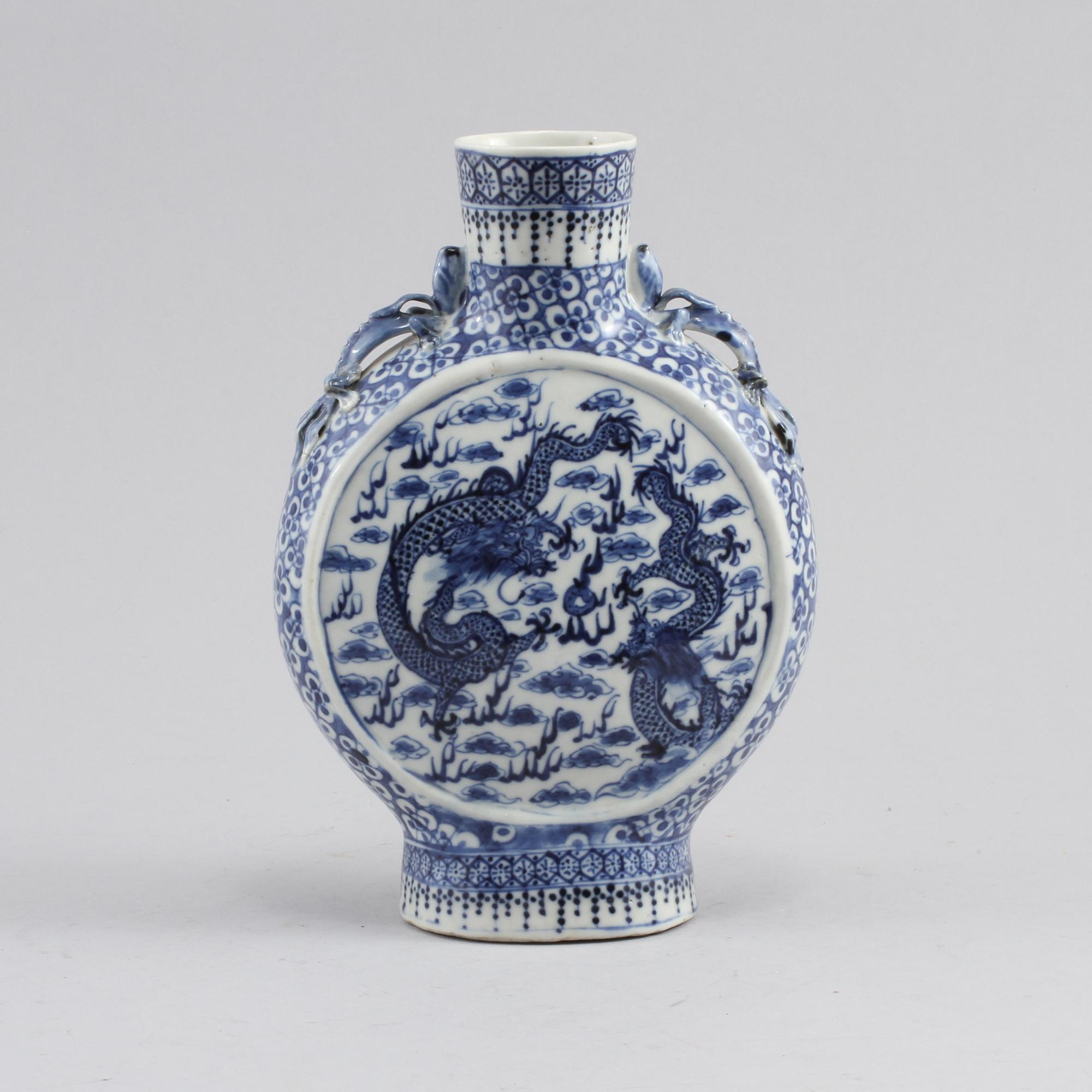 PILGRIMSKRUS, porslin, Kina, 1800-tal.
