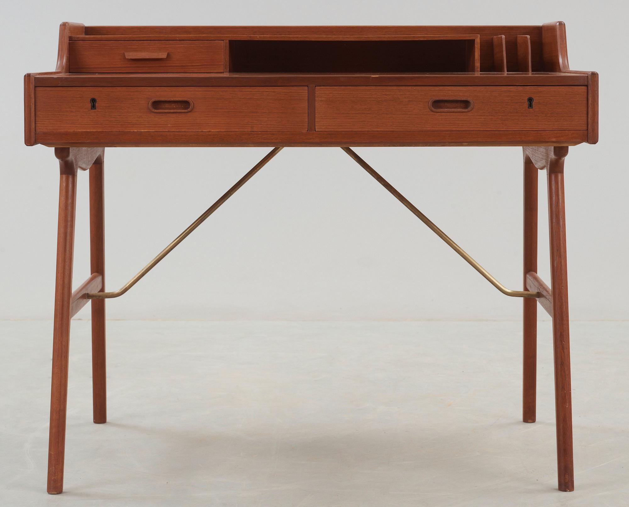 ARNE WAHL IVERSEN, skrivbord, Vinde Møbelfabrik, Danmark, modell 56.