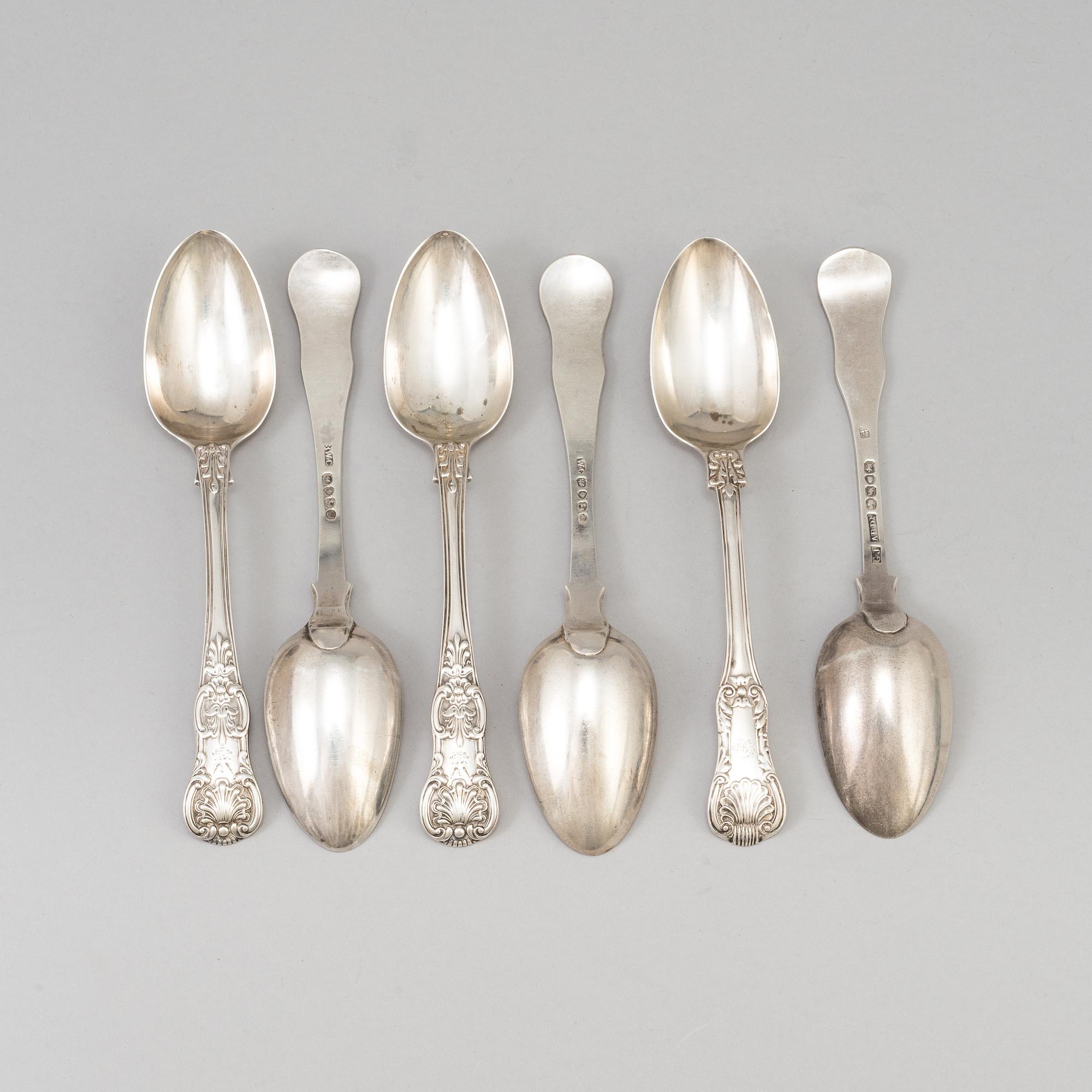A lot of six english silver table spoons, four made by William Chinnery, London, in 1872. Weight ca 318 grams.