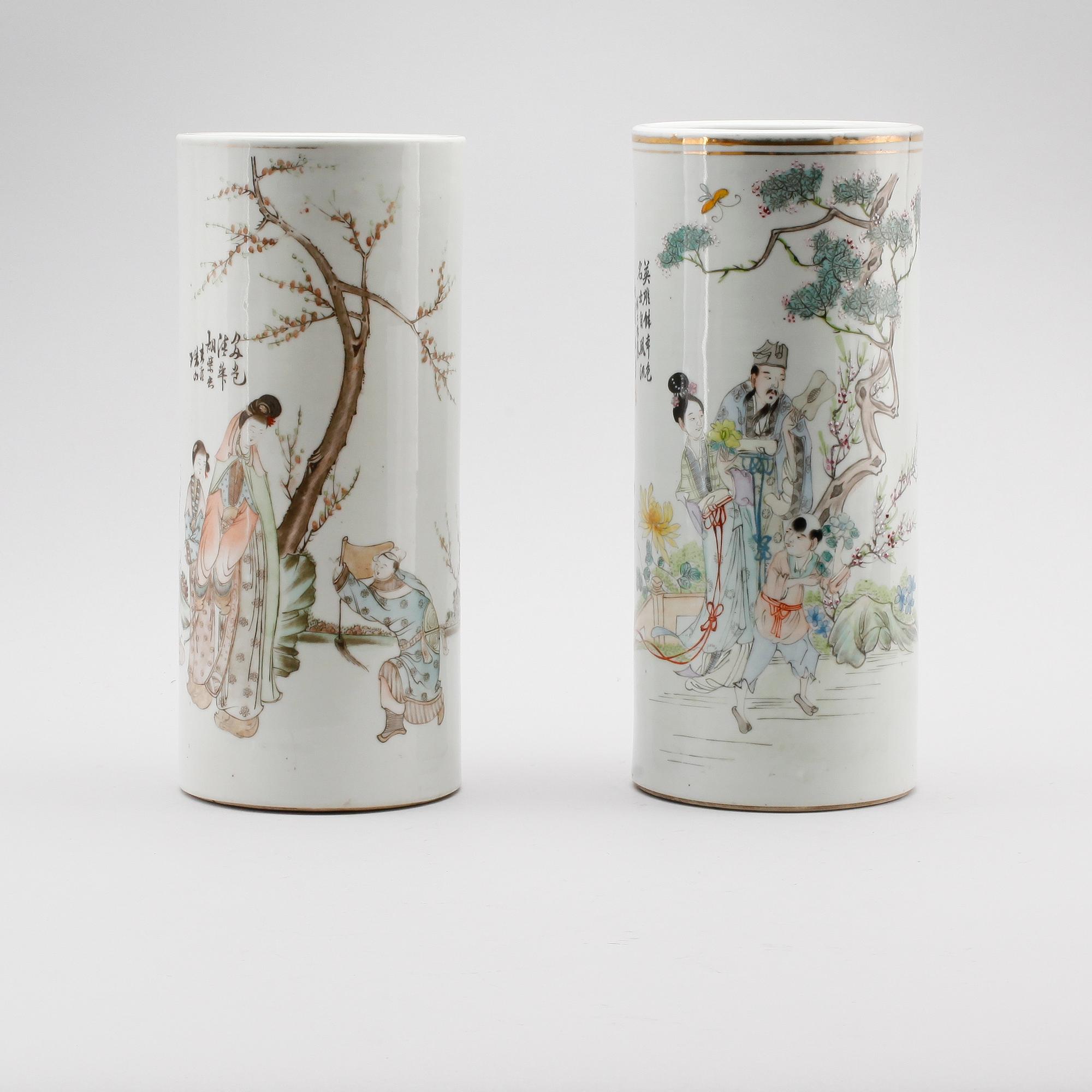 PENSELVASER, 2 st, porslin, Kina, 1900-tal.