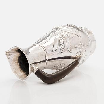 Tillbringare, silver, mästarstämpel ÖK, möjligen Schweiz, finsk kontrollstämpel Tillander, Helsingfors 1957.