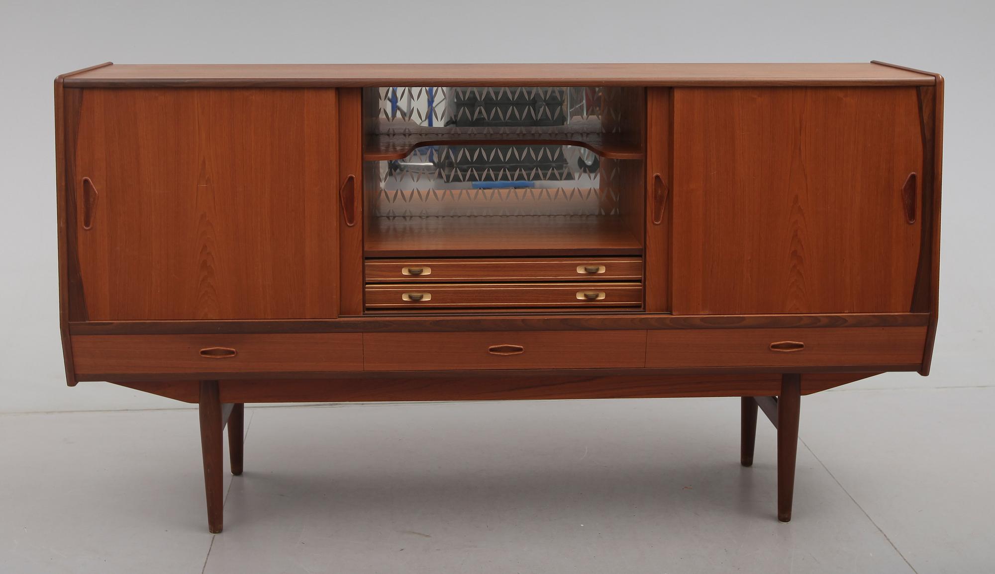 SIDEBOARD, 1950-tal.