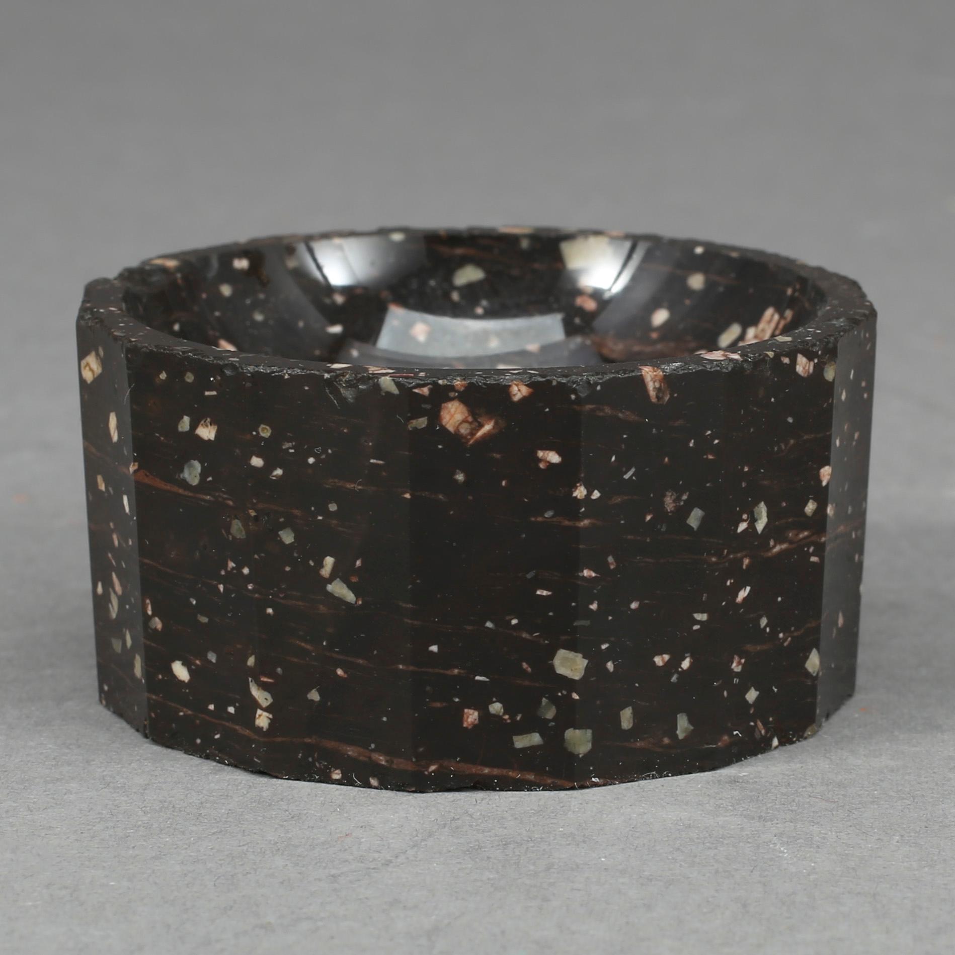 SALTKAR, porfyr, 1800-talets början.